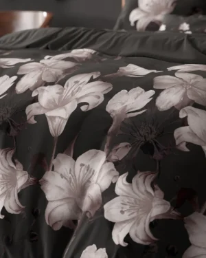 Sleeptime Dark Flower dekbedovertrek - Zwart