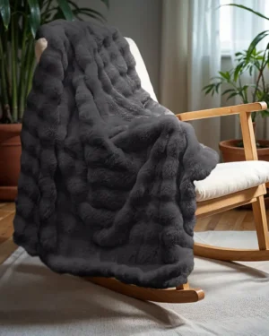 Dekbedovertrekken, Dekbedden & Bedlinnen Primaviera Deluxe Pom Rabbit Fur plaid Antraciet 1 Primaviera Deluxe Pom Rabbit Fur plaid Antraciet