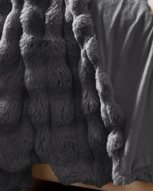 Primaviera Deluxe Pom Rabbit Fur plaid Antraciet