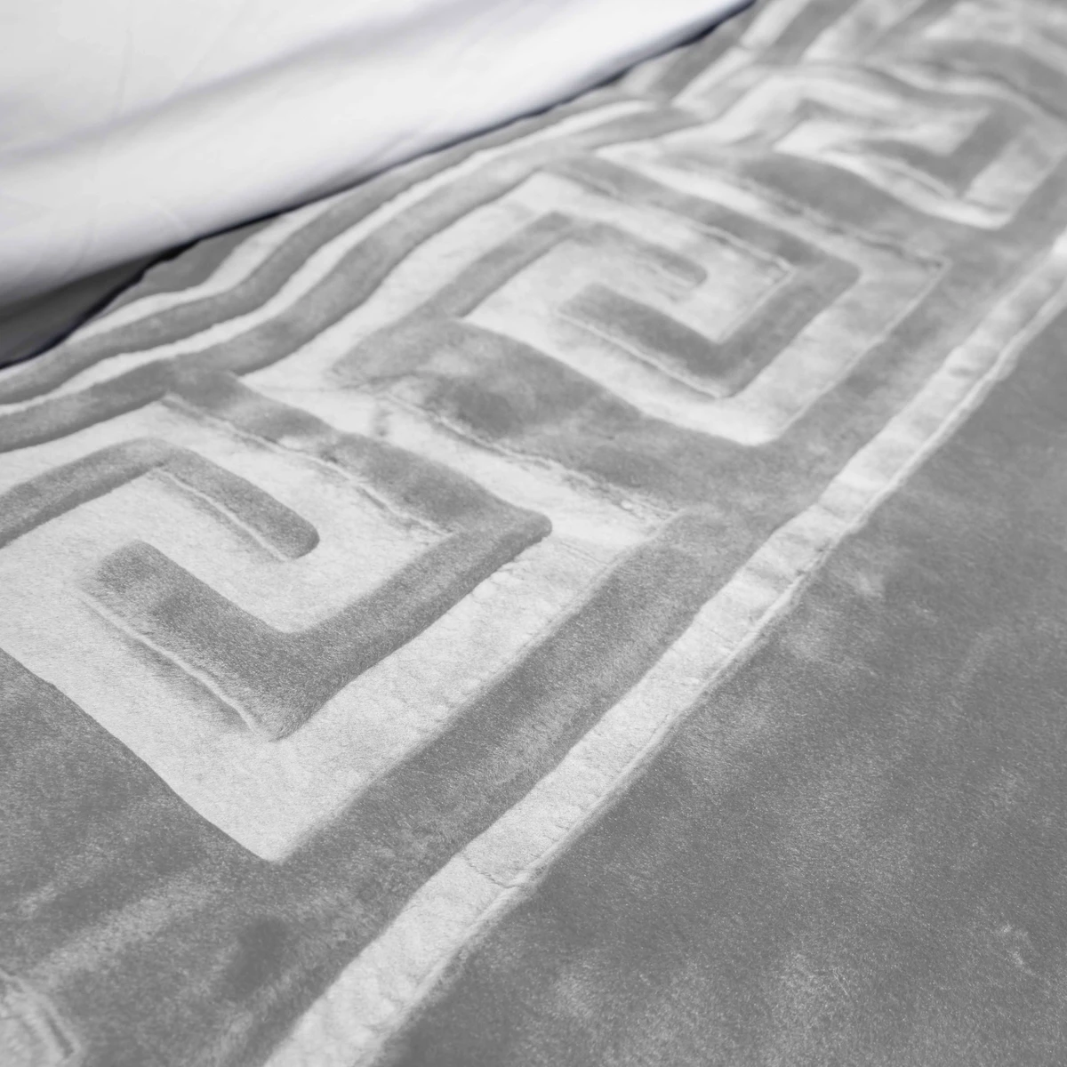 Sleeptime Embossed Zeta Deken Grijs Sleeptime Embossed Zeta Deken Grijs 8 Sleeptime Embossed Zeta Deken Grijs